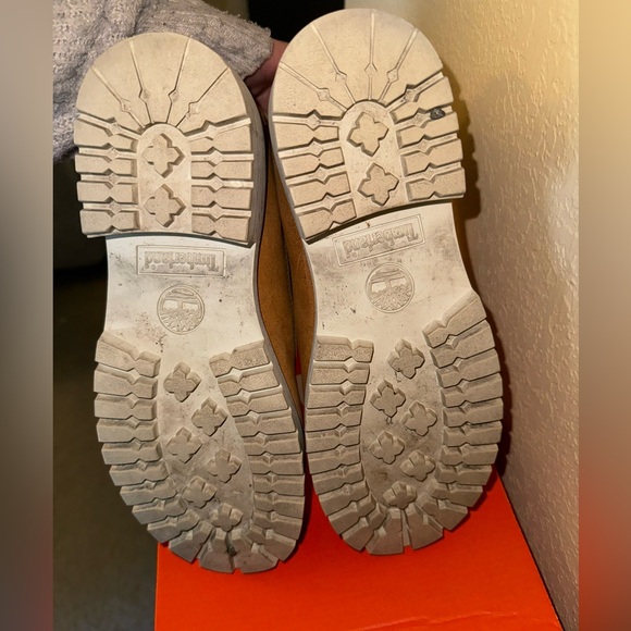 Woman’s Timberlands - Picture 7 of 13